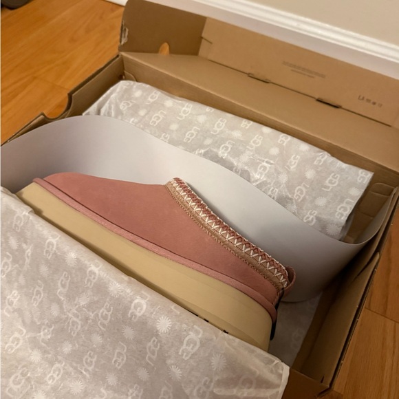 UGG Women's Pink Platform Mules - Picture 4 of 5